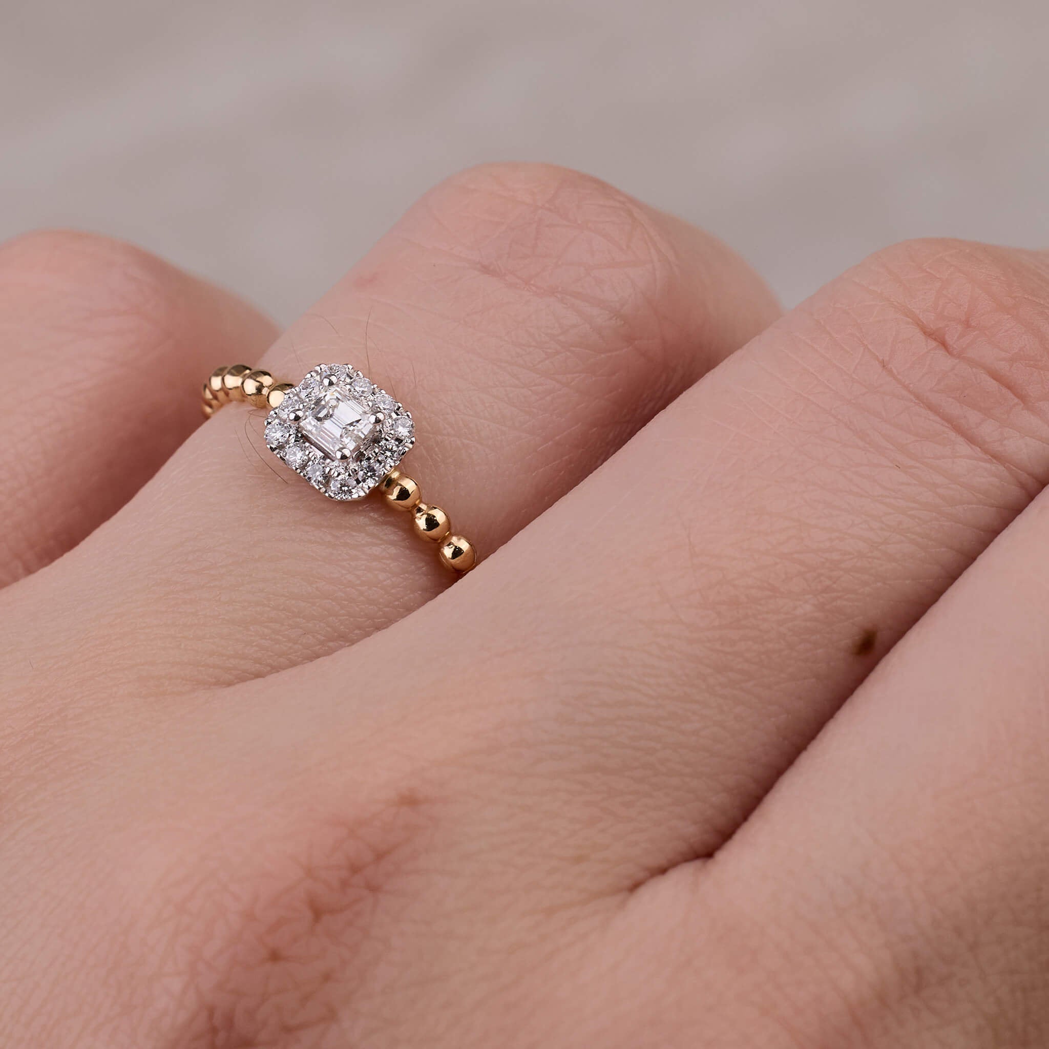 Emerald Diamond Engagement Ring in 18K Gold
