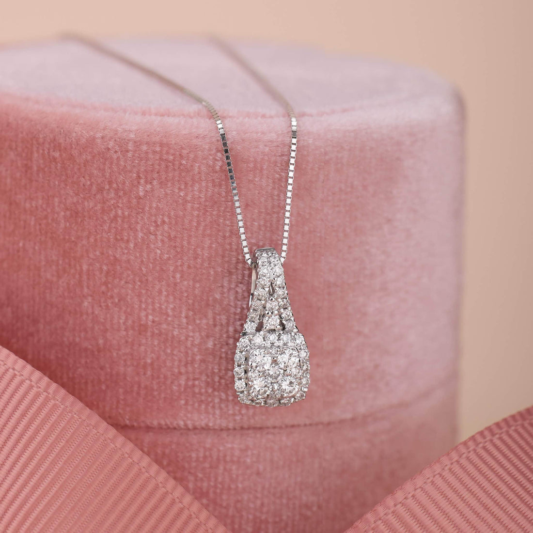 0.31 ct.tw. Natural Diamond Pendant