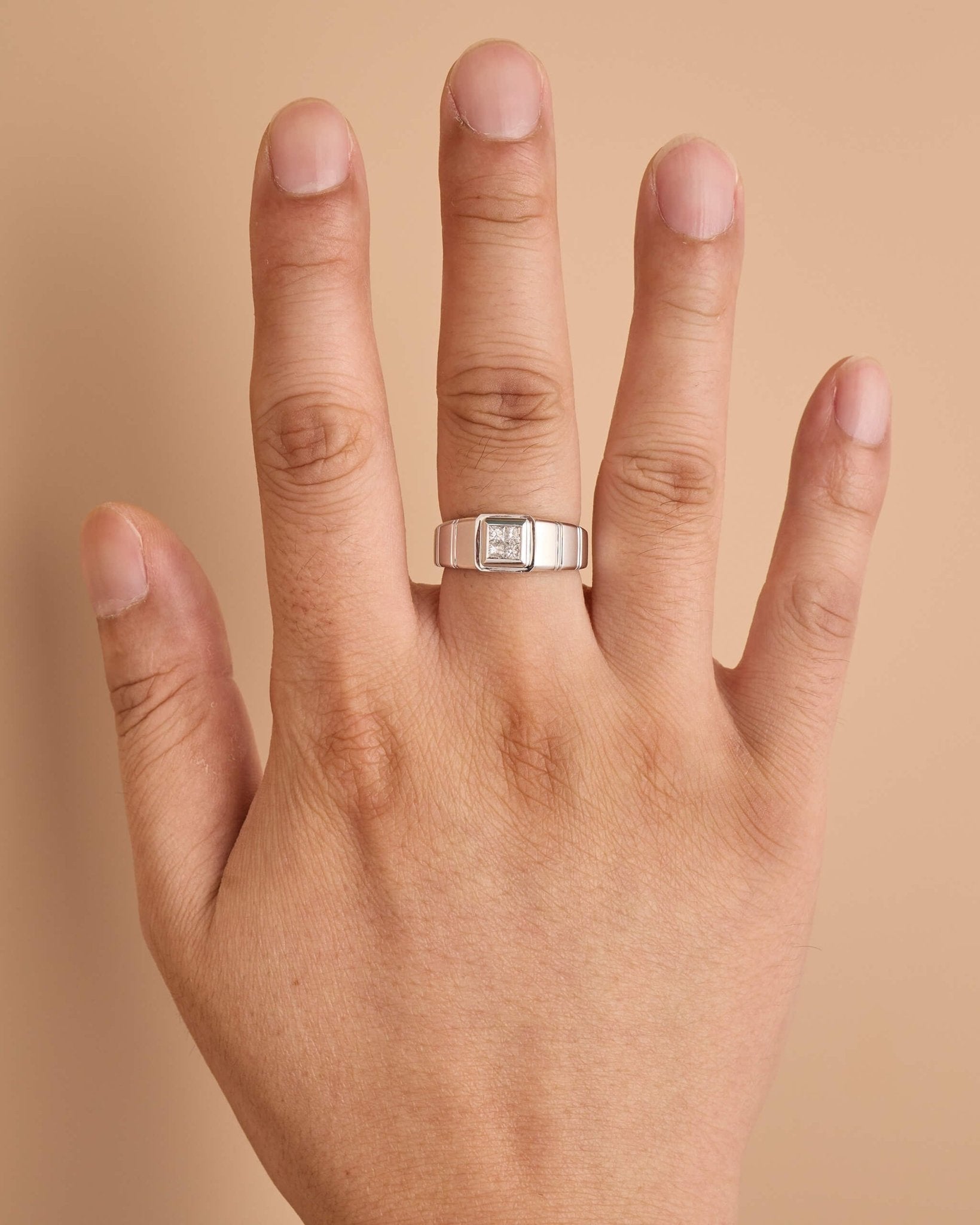 18K Gold Unisex Diamond Signet Ring - Jewelry And Store