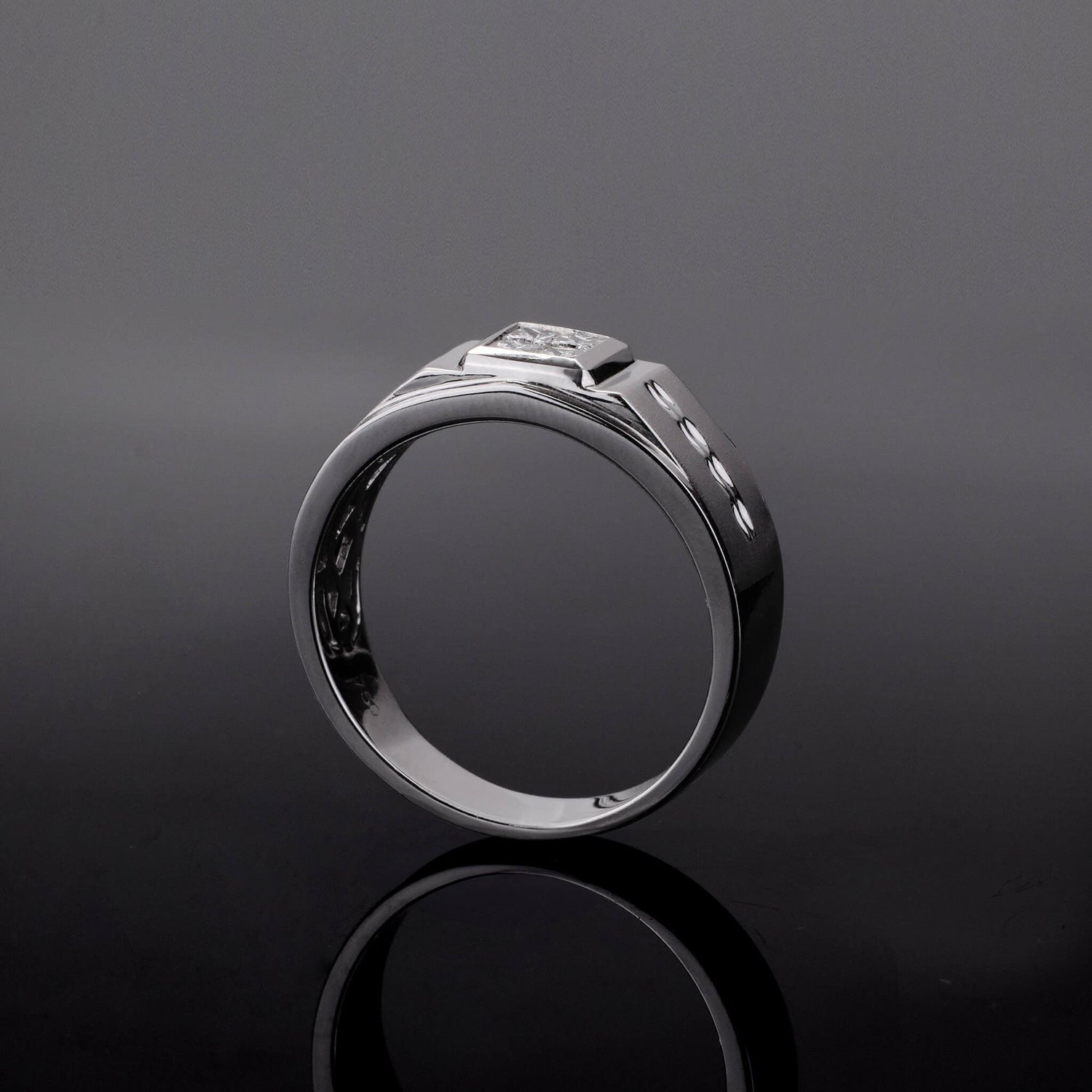 18K Gold Unisex Diamond Signet Ring - Jewelry And Store