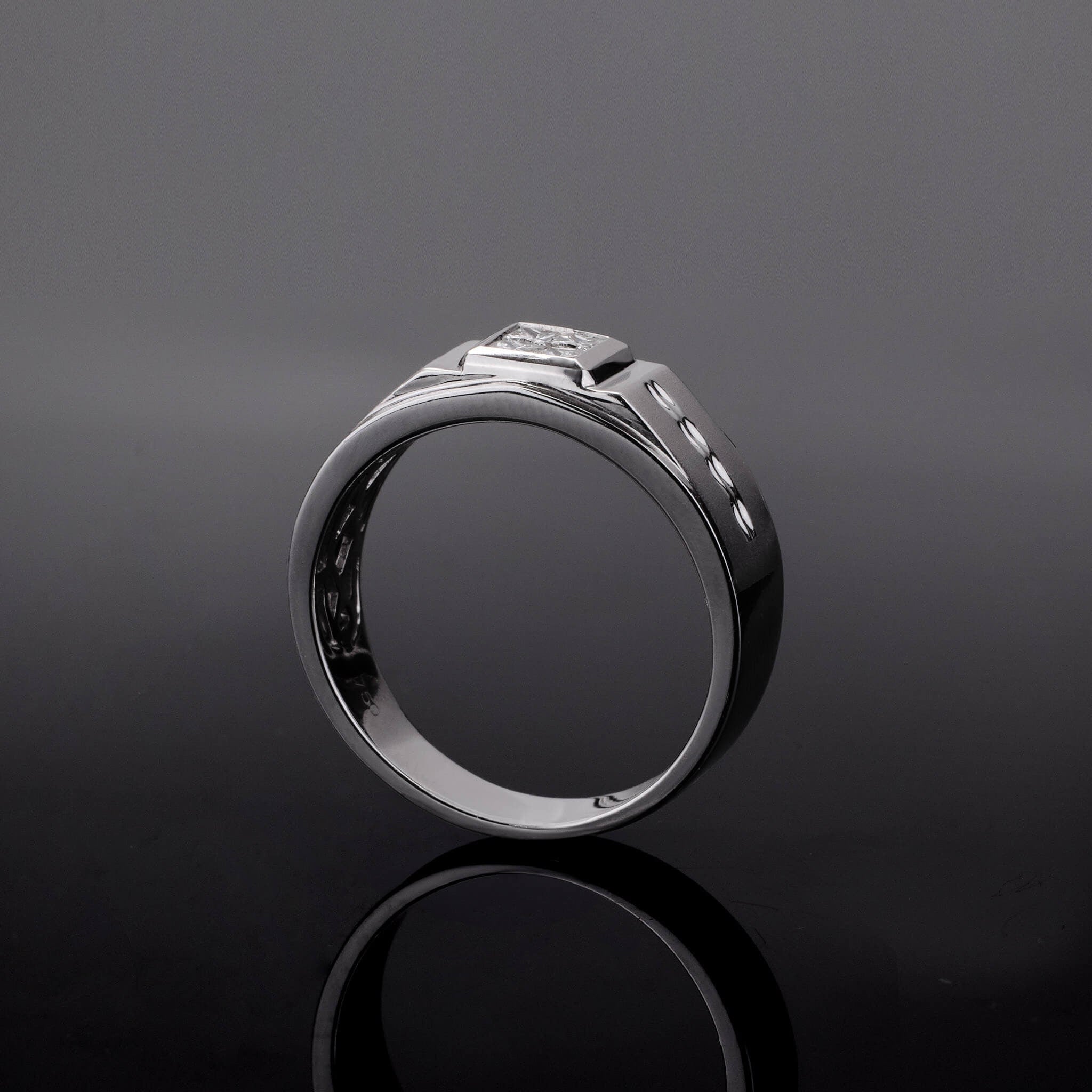 18K Gold Unisex Diamond Signet Ring - Jewelry And Store
