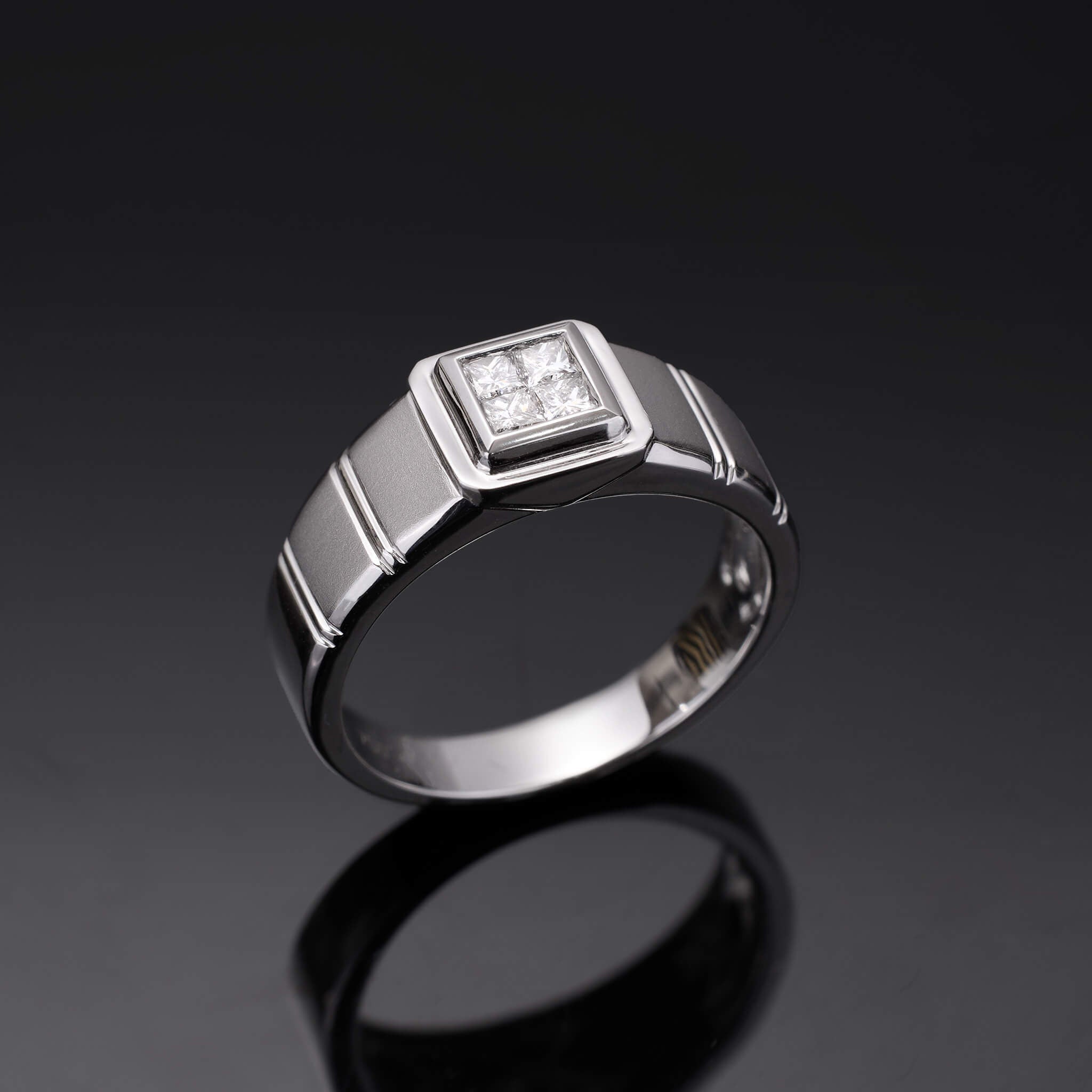 18K Gold Unisex Diamond Signet Ring - Jewelry And Store