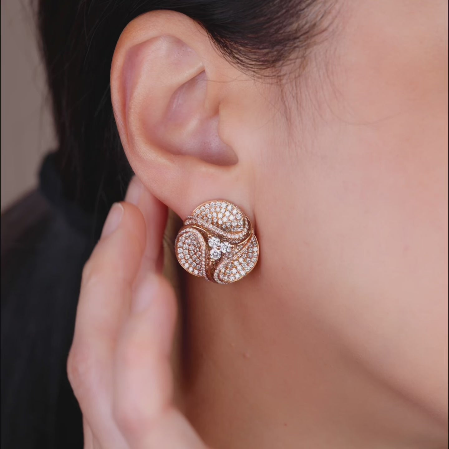 18K Gold Magnolia Earrings with 6.02ct.tw. Natural Diamonds