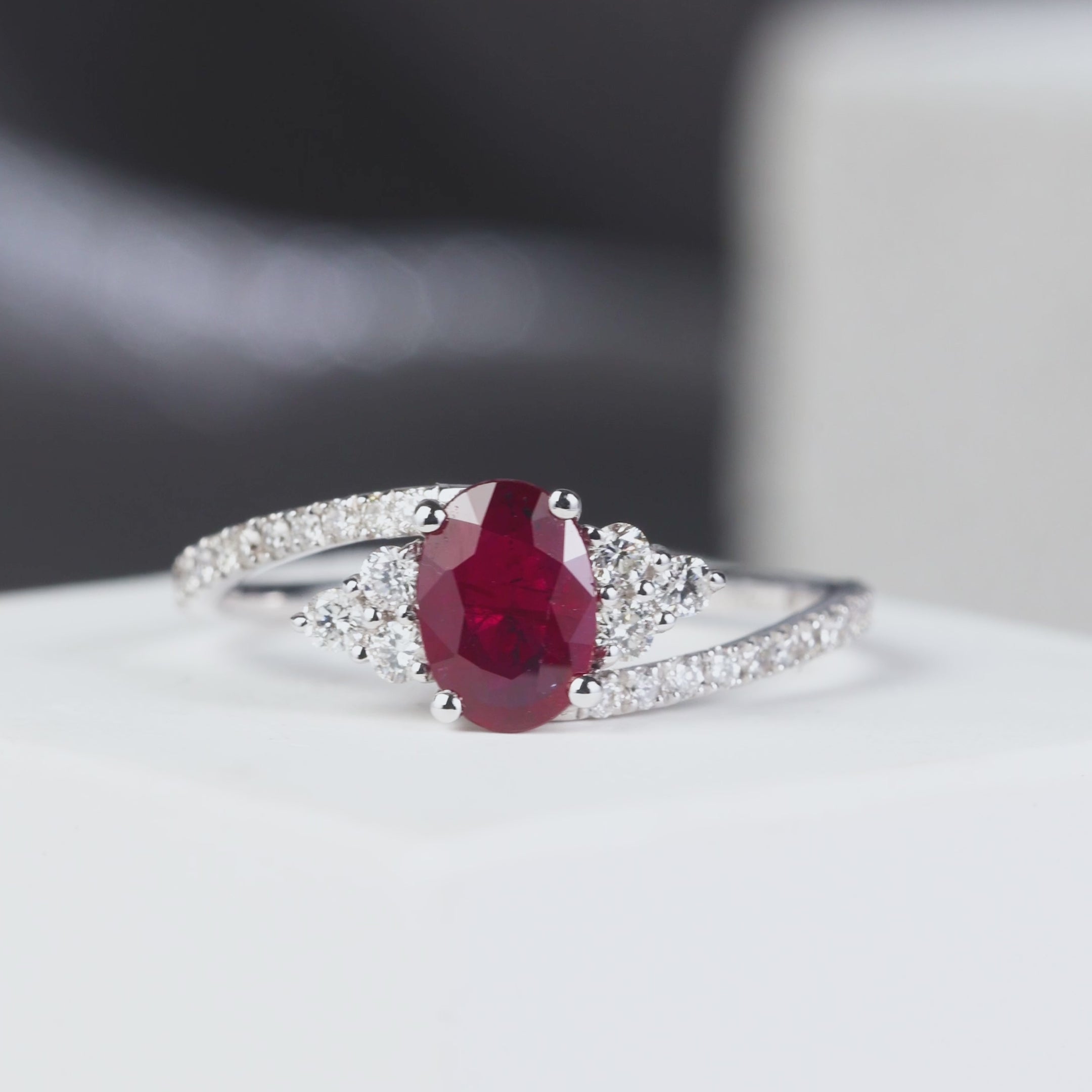 0.93 ct.t.w. Nature Ruby &amp; Diamond Ring in 18K Gold