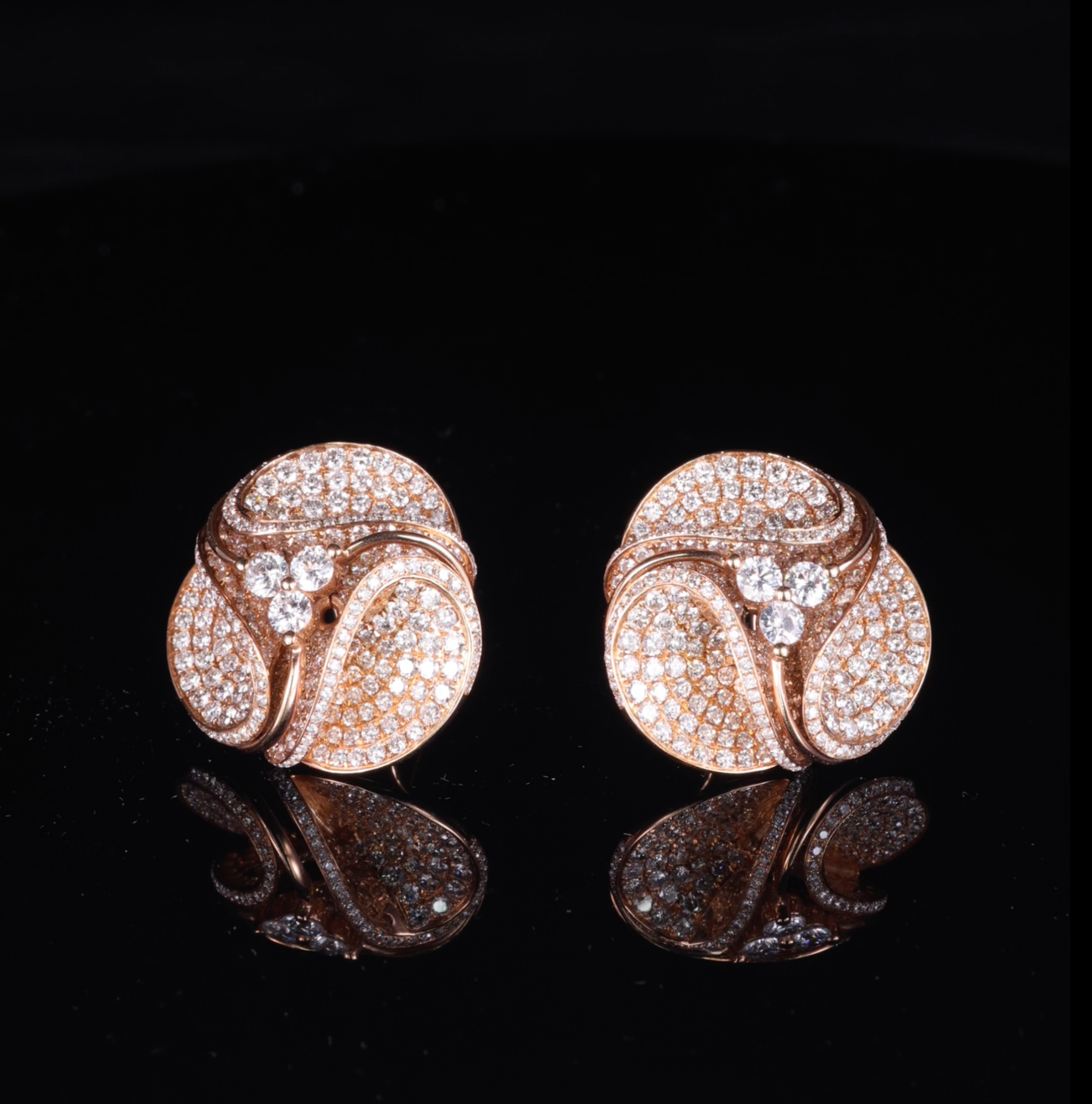 18K Gold Magnolia Earrings with 6.02ct.tw. Natural Diamonds