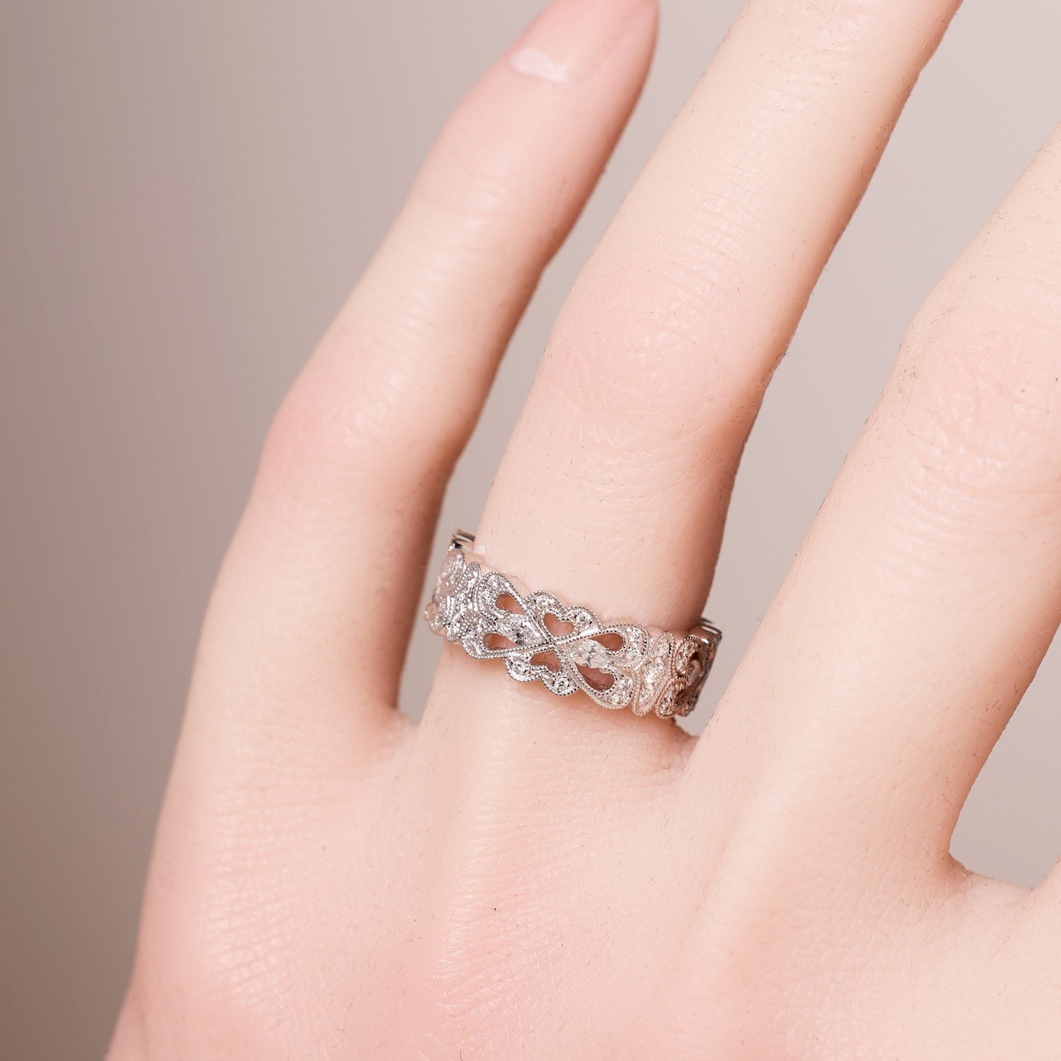 Multi-Diamond Vintage-Style Band