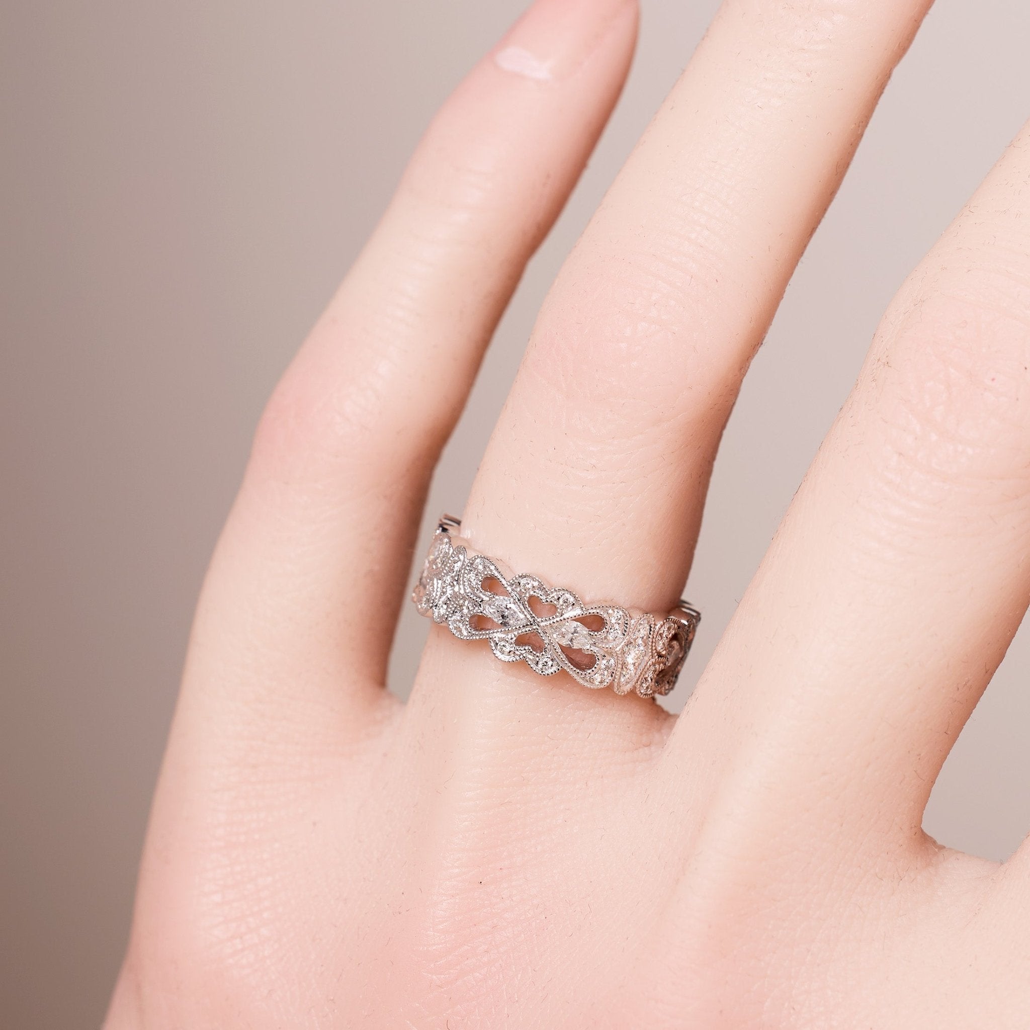 Multi-Diamond Vintage-Style Band