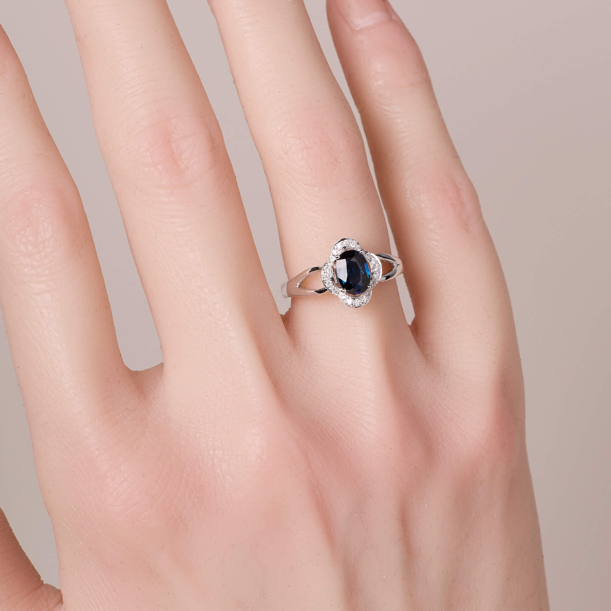 0.98ct.tw. Natural Blue Sapphire Ring with Clover Diamond frame - Jewelry And Store
