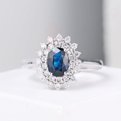 0.81ct.tw. Natural Blue Sapphire Halo Diamond Ring