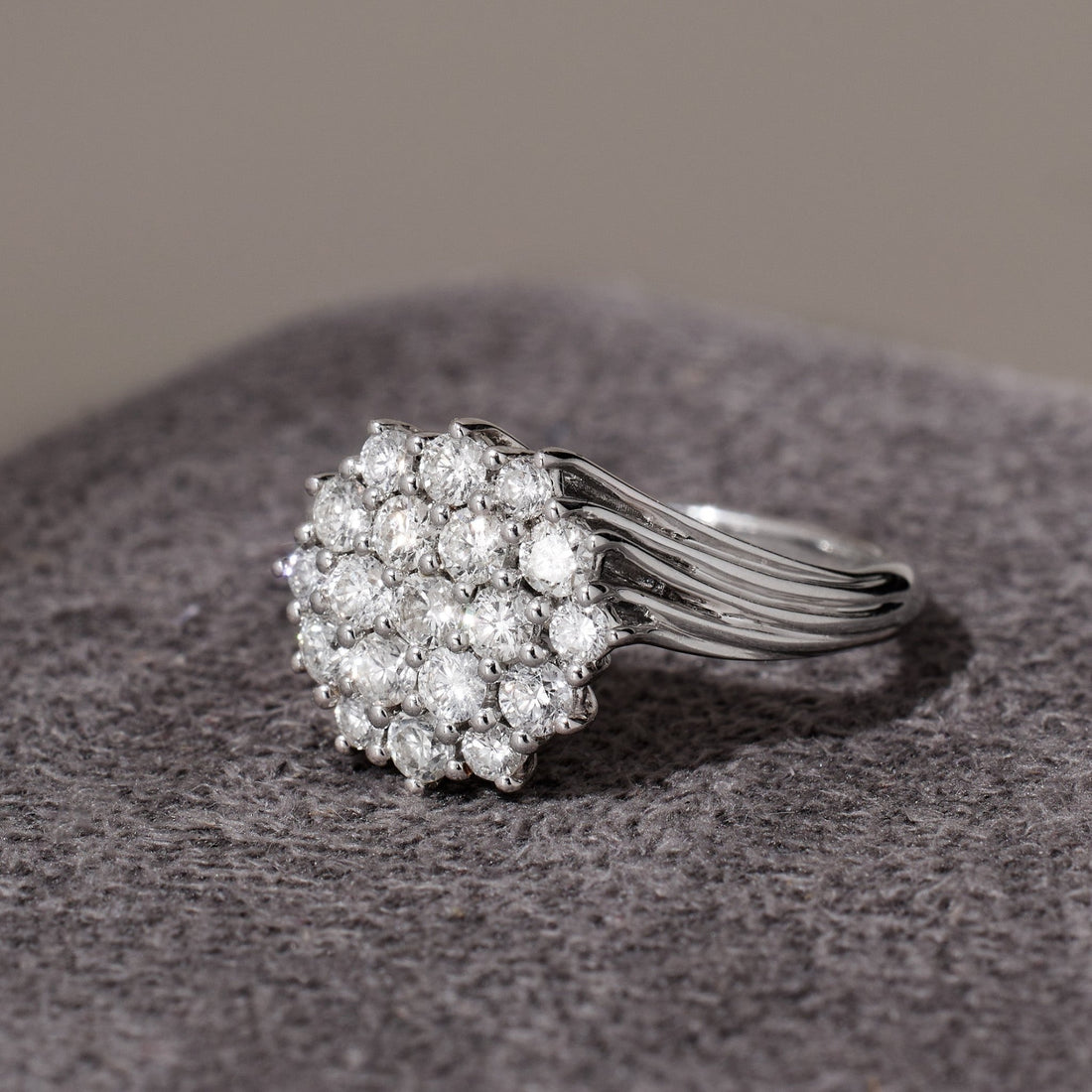 1.59ct Twist Shank Diamond Flower Ring in 18K Gold - Jewelry And Store