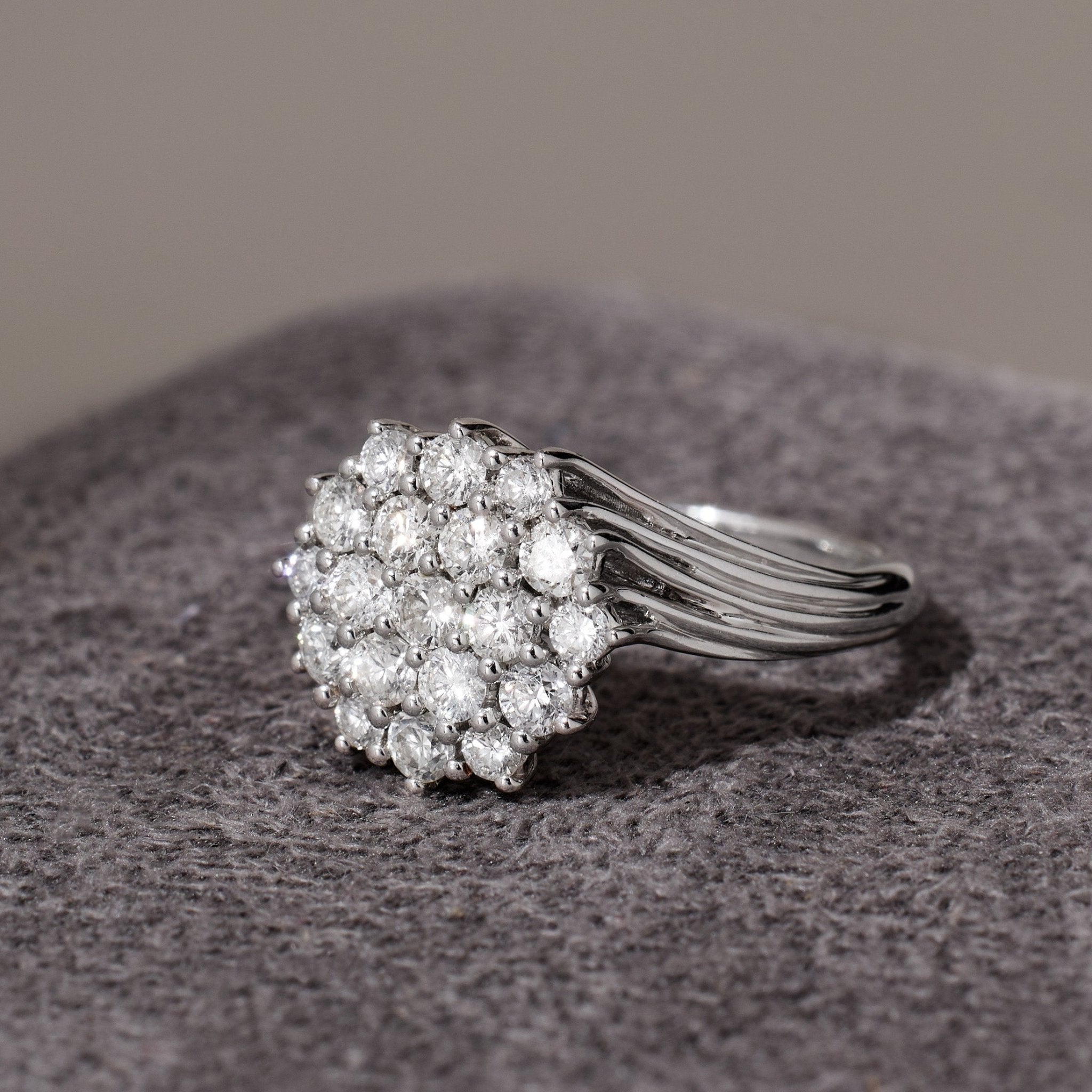 1.59ct Twist Shank Diamond Flower Ring in 18K Gold - Jewelry And Store