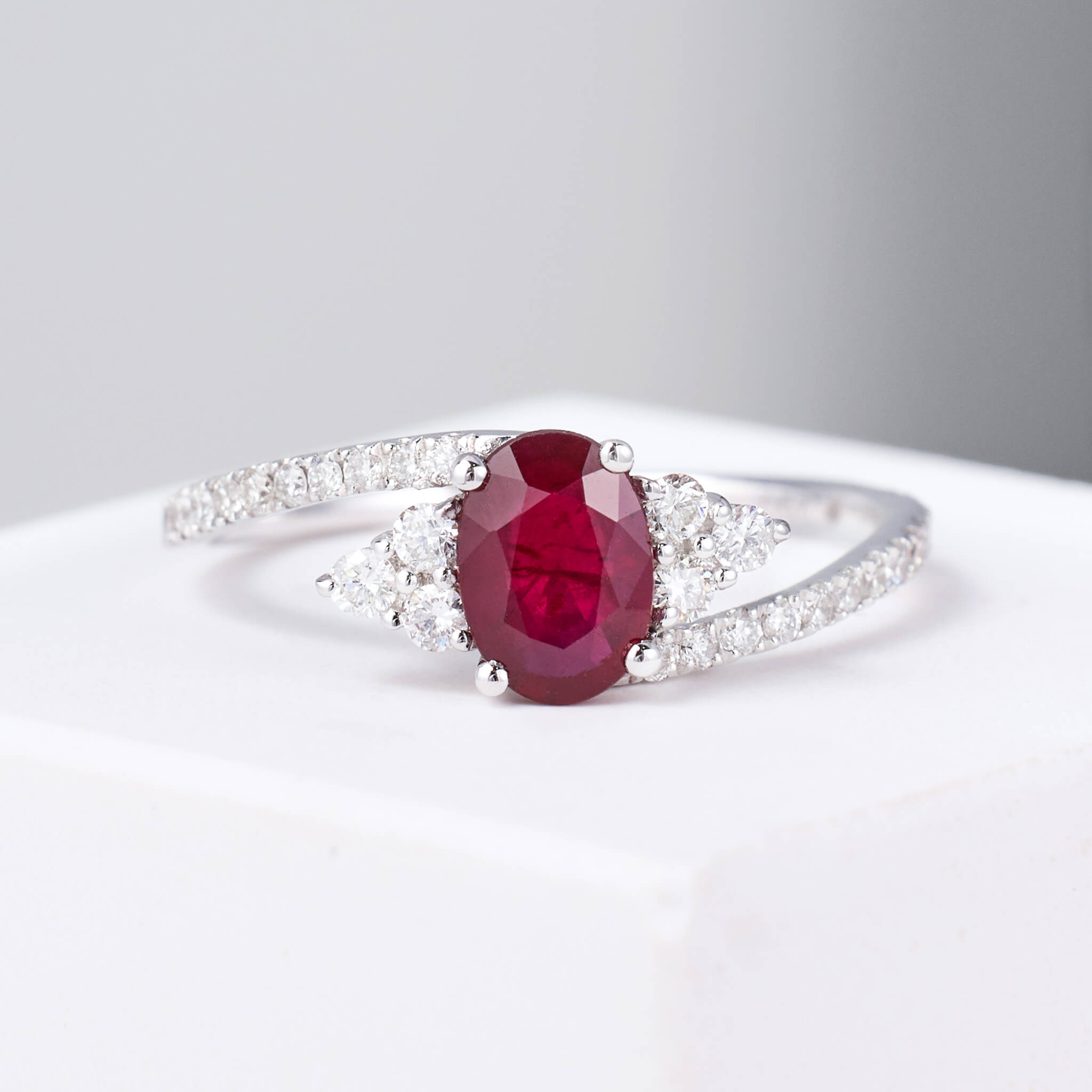 0.93 ct.t.w. Nature Ruby &amp; Diamond Ring