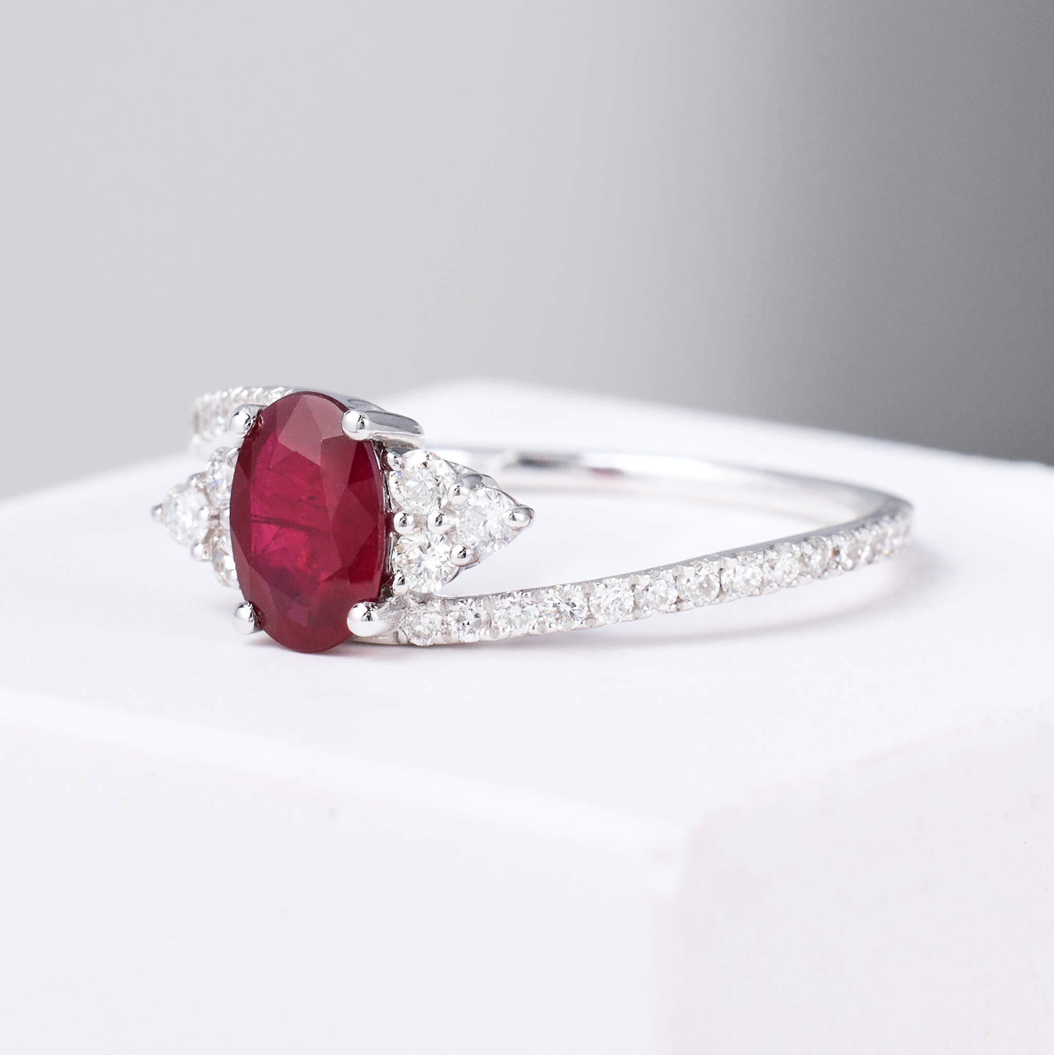 0.93 ct.t.w. Nature Ruby &amp; Diamond Ring