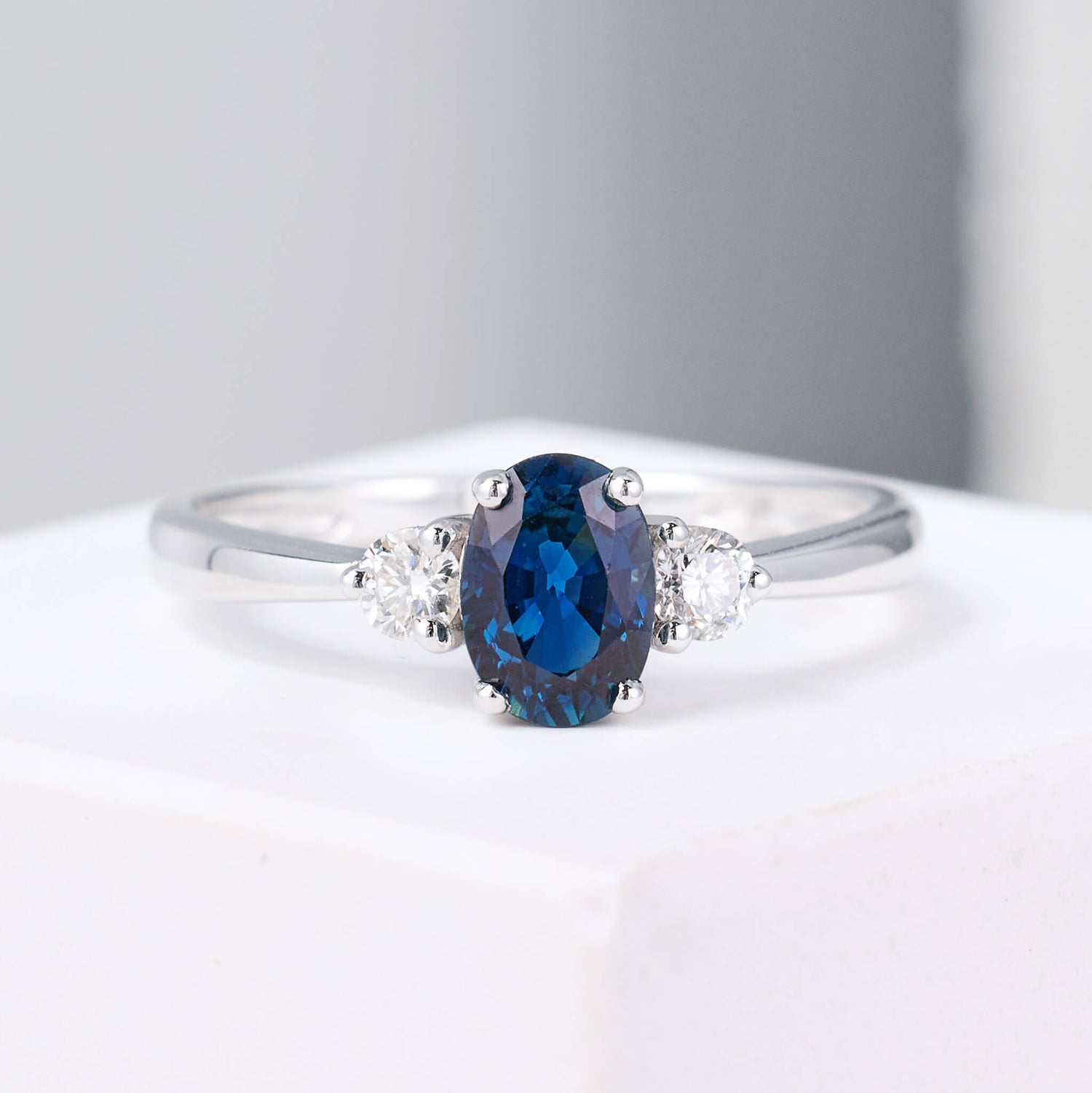 1.14 ct.tw. Vintage-styled Natural Blue Sapphire &amp; Diamond Ring