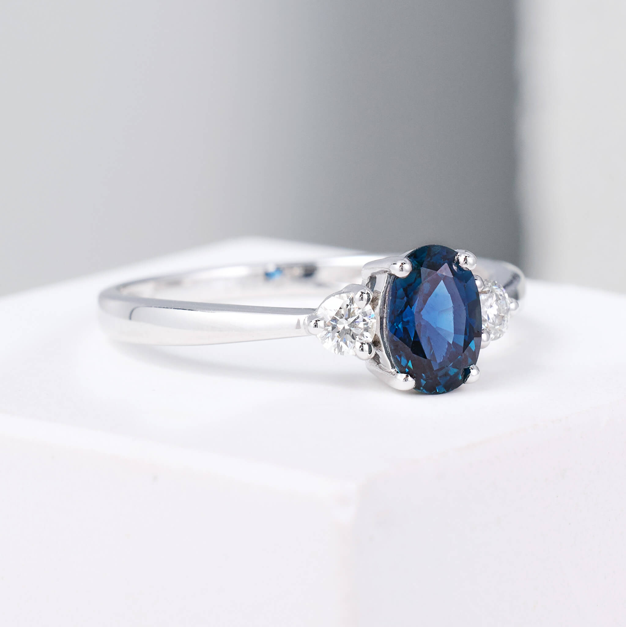 1.14 ct.tw. Vintage-styled Natural Blue Sapphire &amp; Diamond Ring