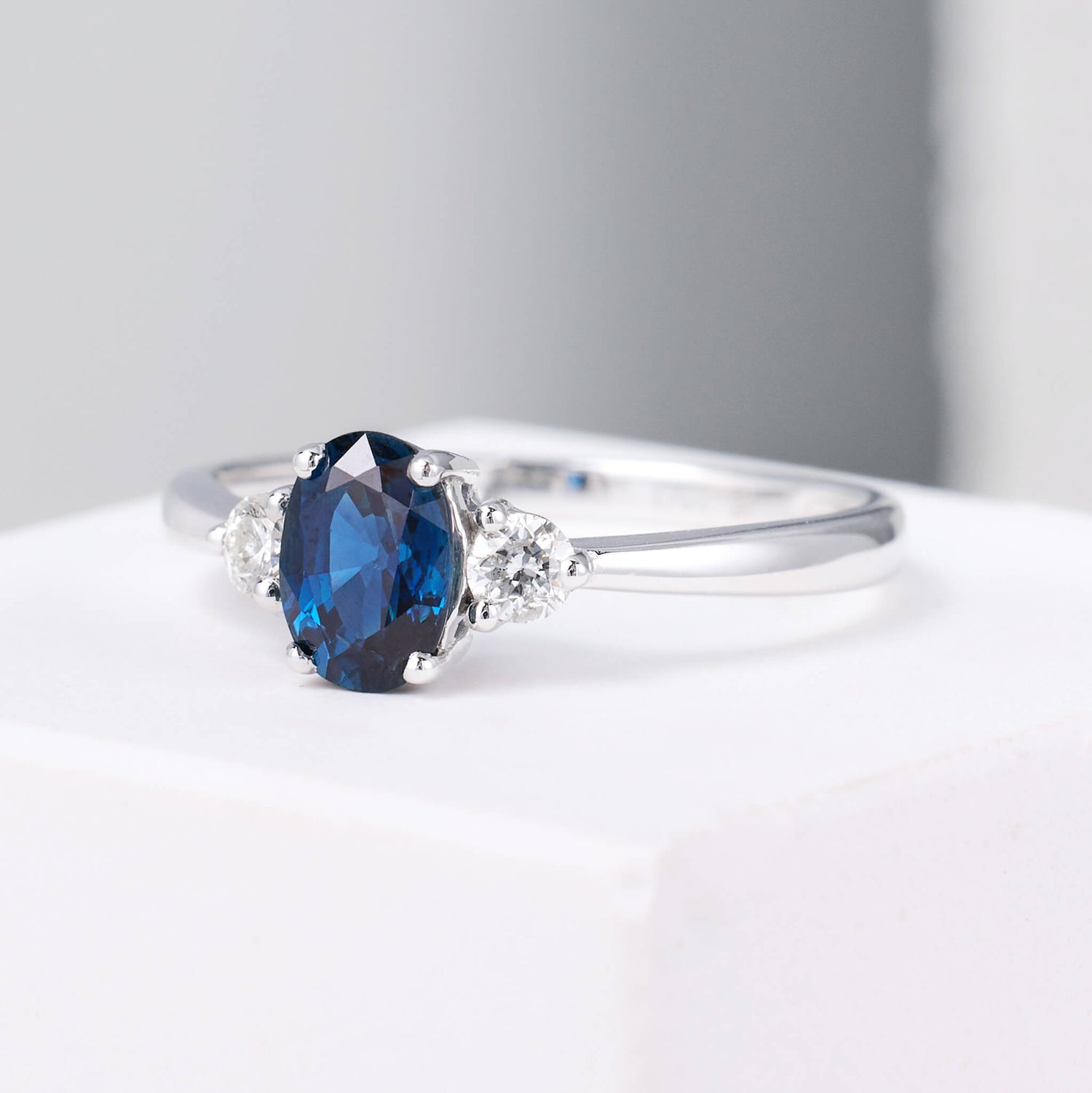 1.14 ct.tw. Vintage-styled Natural Blue Sapphire &amp; Diamond Ring